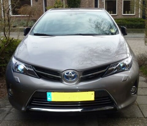 Toyota Auris 1.8 Hybrid Executive (2013)