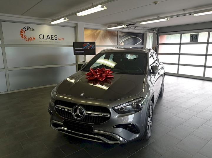 Mercedes-Benz GLA (2024)