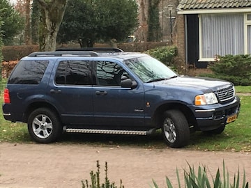 Ford Explorer Limited (2004)