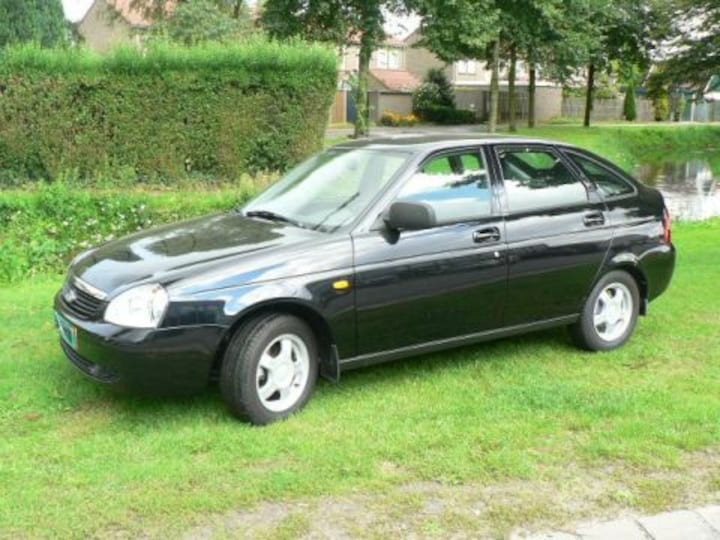 Lada Priora 2172 1.6 (2011)