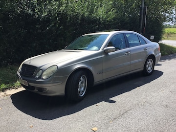 Mercedes-Benz E 200 CDI Classic (2004)