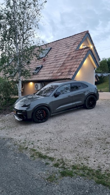 Porsche Macan GTS Electric (2026)