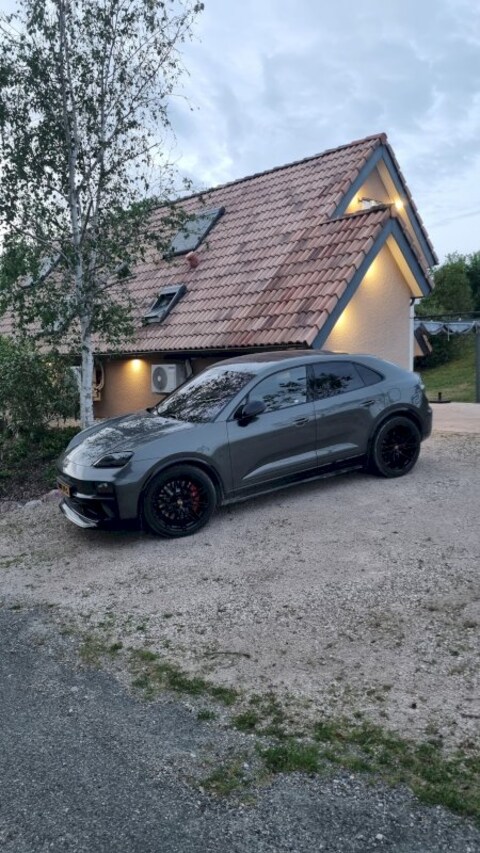 Porsche Macan GTS Electric (2026)