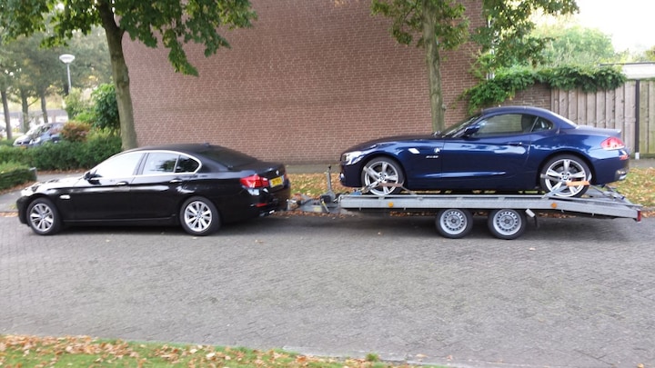 BMW 520i (2012)