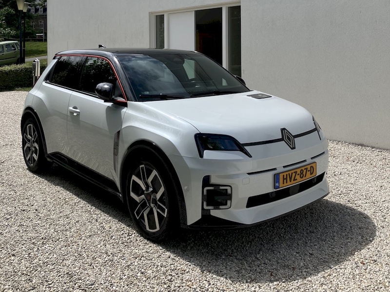 Renault 5 E-TECH comfort range iconic cinq (2025)