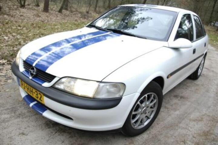 Opel Vectra 1.6i GL