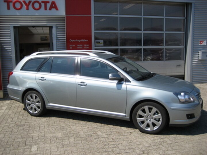 Toyota Avensis Wagon 2.0 D-4D-F Luna (2007)