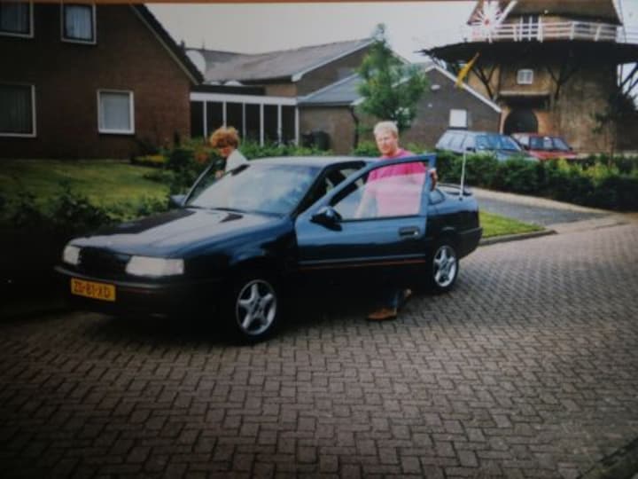 Opel Vectra 2.0i GL