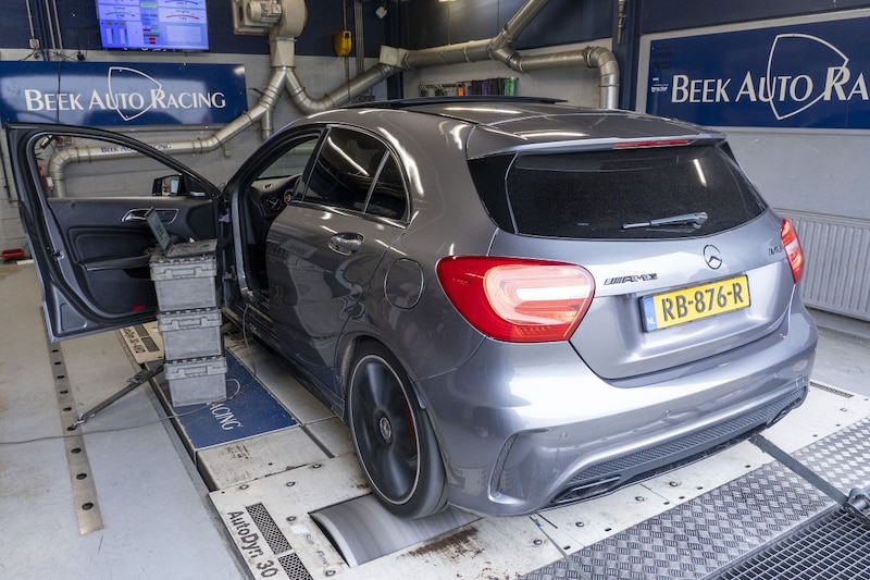 Mercedes-Benz A45 AMG (2015) - Op de rollenbank