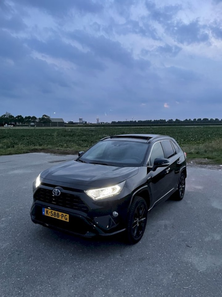 Toyota RAV4 2.5 Hybrid AWD Black Edition (2021)