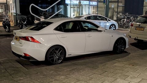 Lexus IS 300h F Sport Line