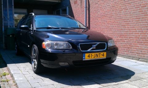 Volvo V70 D5 Momentum (2005)