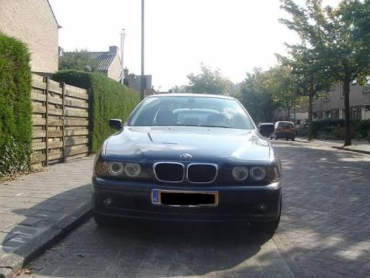 BMW 525i Executive (2001)