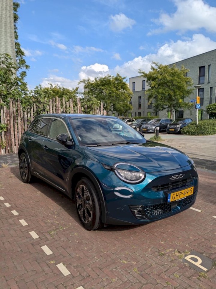 Fiat 600 Hybrid La Prima (2024)