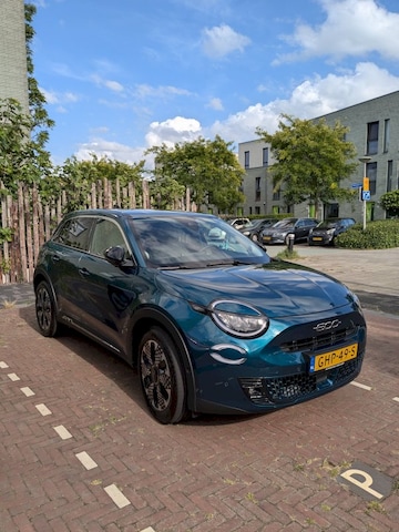 Fiat 600 Hybrid La Prima (2024)