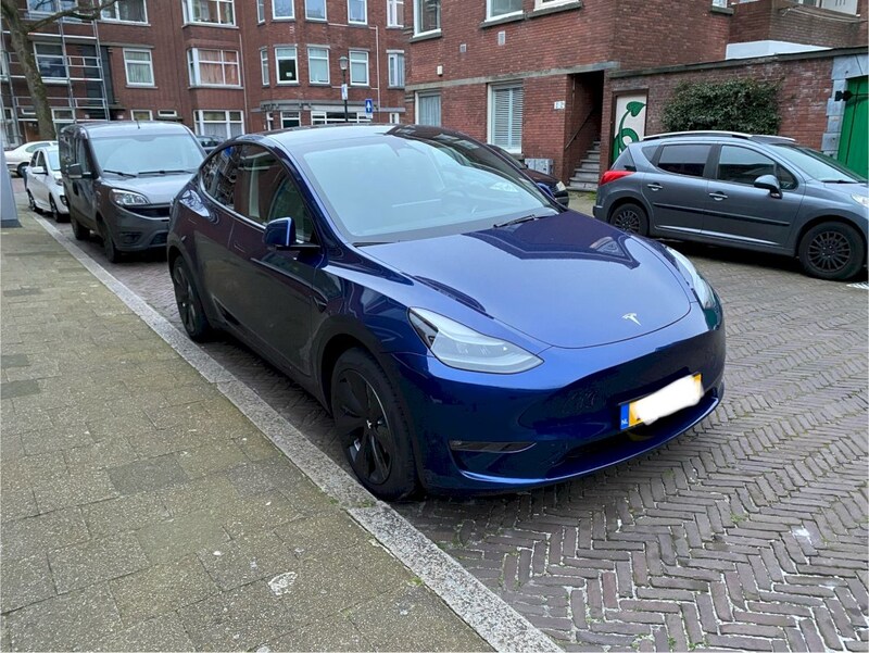 Tesla Model Y Long Range AWD (2024)