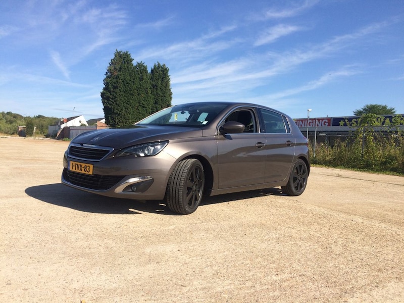 Peugeot 308 Allure 1.6 BlueHDi 120 (2014)