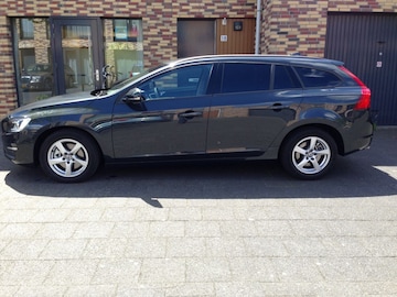 Volvo V60 D4 Kinetic (2015)