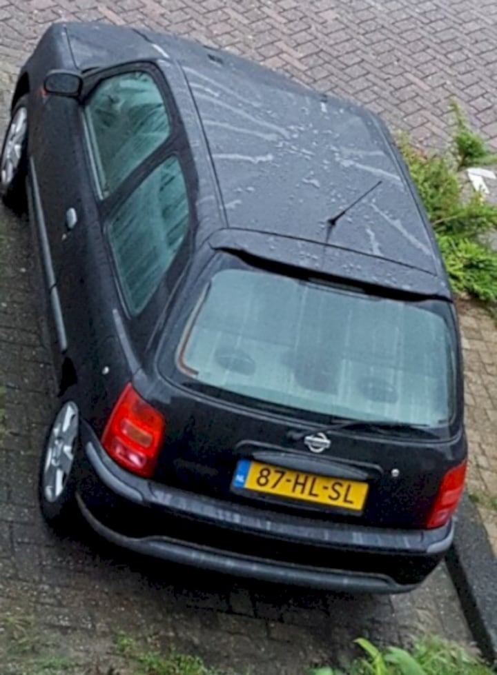 Nissan Micra 1.4 Luxury (2001)