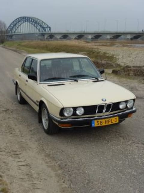BMW 5-serie (E28) (1984)