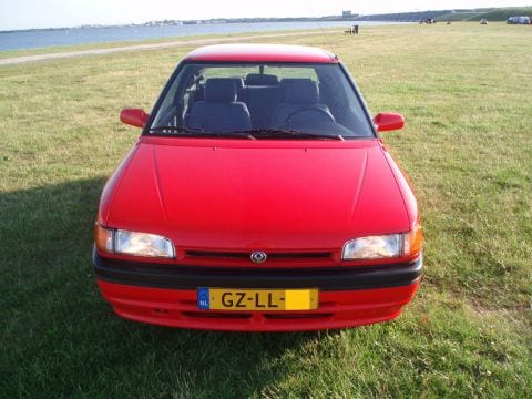 Mazda 323 1.3i LX (1993)