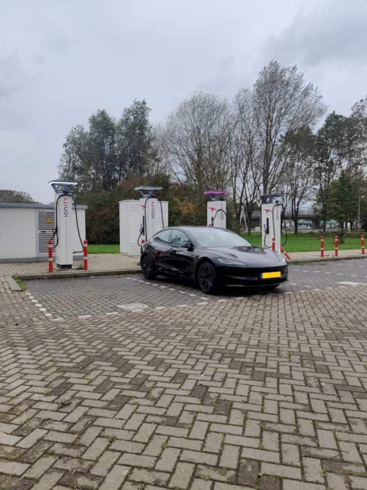 Tesla Model 3 Long Range AWD (2023)