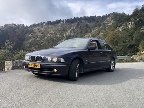 BMW 520i