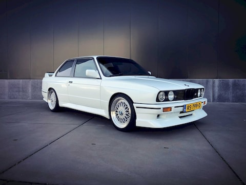 BMW 325i