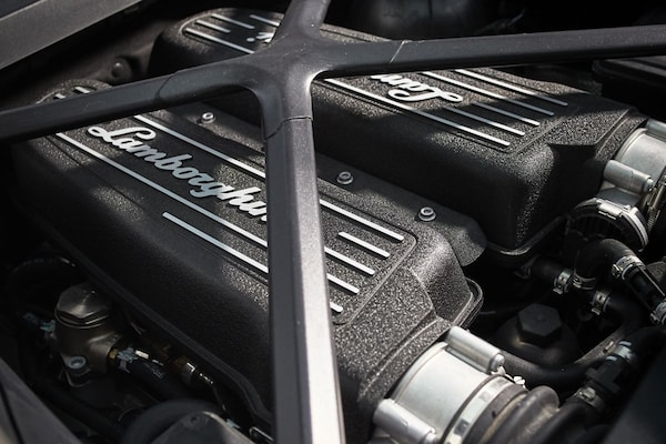 Lamborghini V10