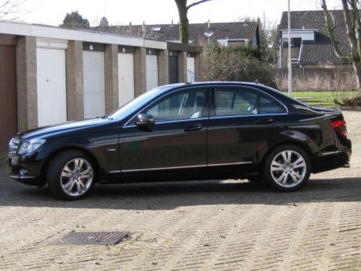Mercedes-Benz C 180 Kompressor BlueEFFICIENCY Avantgarde