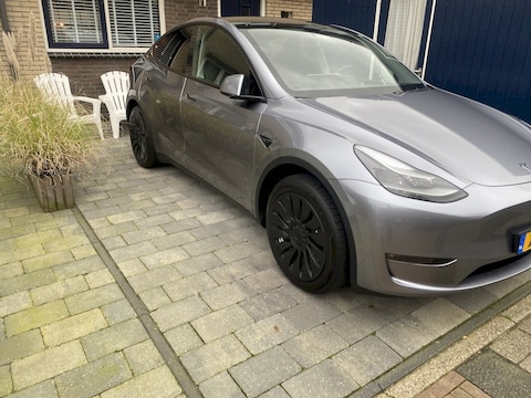 Tesla Model Y Long Range AWD (2023)