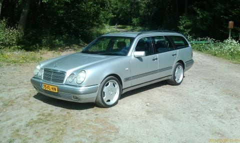 Mercedes-Benz E 220 CDI Elegance Combi (2000)