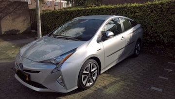 Toyota Prius 1.8 Hybrid Dynamic (2016)