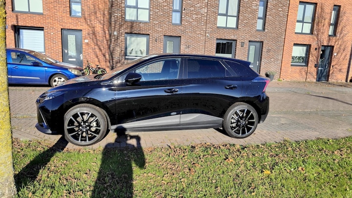 MG 4 Long Range Luxury (2023)