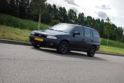Opel Astra Stationwagon 1.6i Club Comfort (1996)