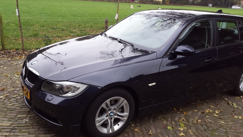 BMW 318i Touring High Executive (2008)