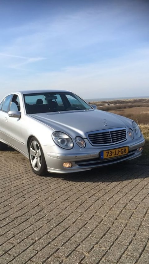 Mercedes-Benz E 270 CDI Elegance (2002)