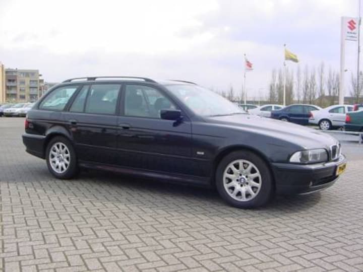 BMW 530d touring Executive (2001)