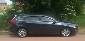 Volvo V60 D2 Momentum (2013)