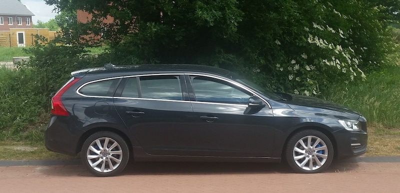 Volvo V60 D2 Momentum (2013)