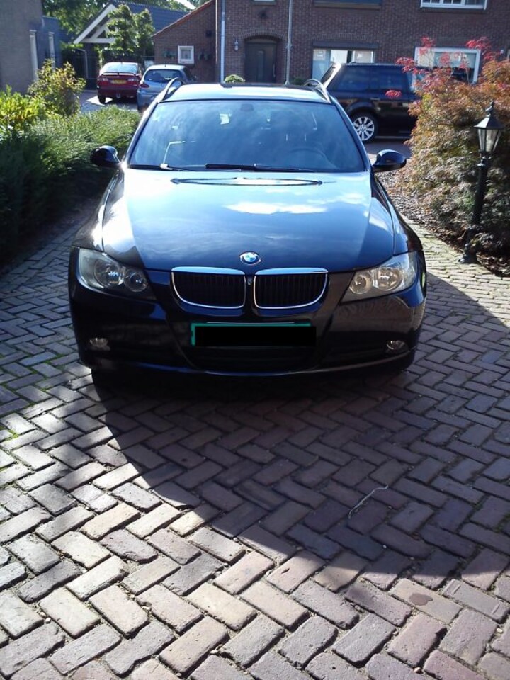 BMW 318d Touring (2008)