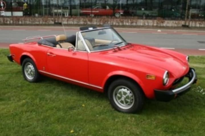 Fiat 124 Spider