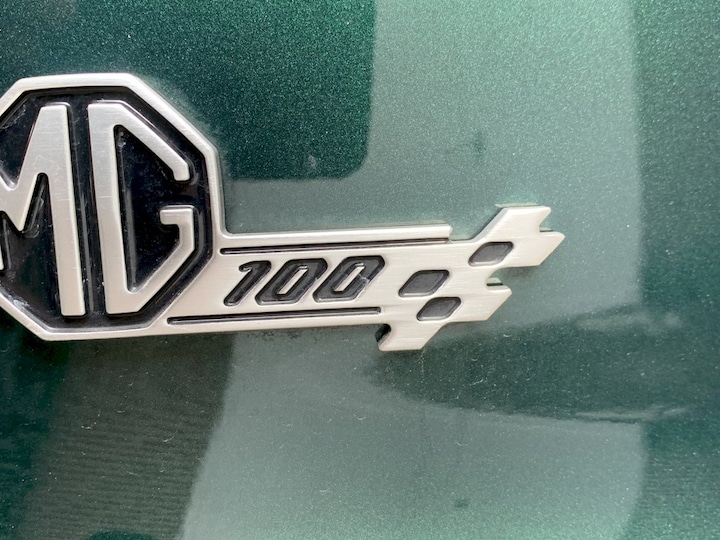 MG ZS Hybrid+ Luxury (2025)