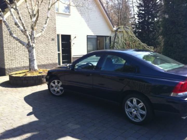 Volvo S60 2.5T Kinetic (2008)