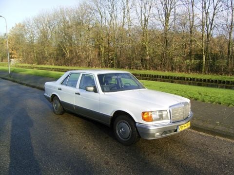 Mercedes-Benz 260 SE (1986)