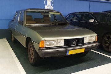 Peugeot 604 (1982) - In het Wild