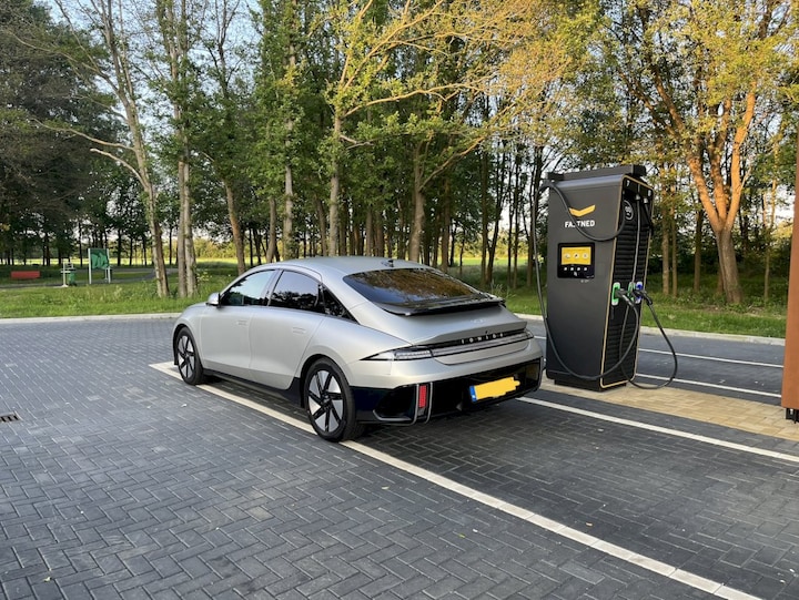 Hyundai Ioniq 6 77.4kWh Connect (2023)
