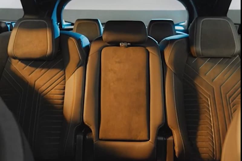 Peugeot e-5008 is already showing its third row of seats Peugeot e-5008 is already showing its third row of seats