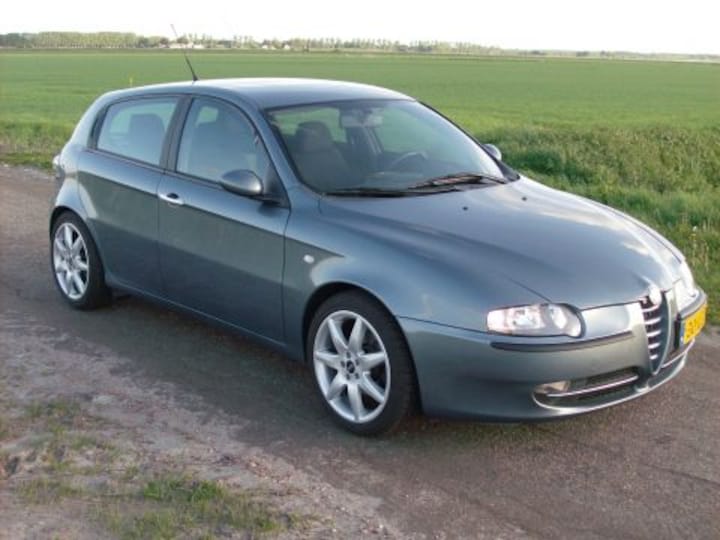 Alfa Romeo 147 1.6 T.Spark 16V Progression (2003)