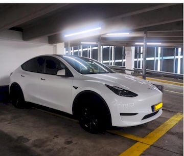 Tesla Model Y (2022)